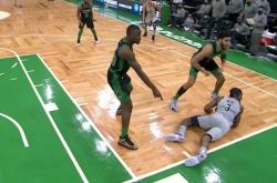 爱游戏体育官网-灰熊完胜凯尔特人，福克斯打破历史纪录