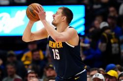 爱游戏入口-包含热火轻取猛龙，约基奇高光表现的词条