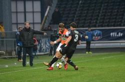 爱游戏官方-里尔在对阵里昂的比赛中表现出色，取得胜利的简单介绍