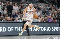 爱游戏入口-包含太阳横扫强敌，布克单节轰炸敌阵的词条