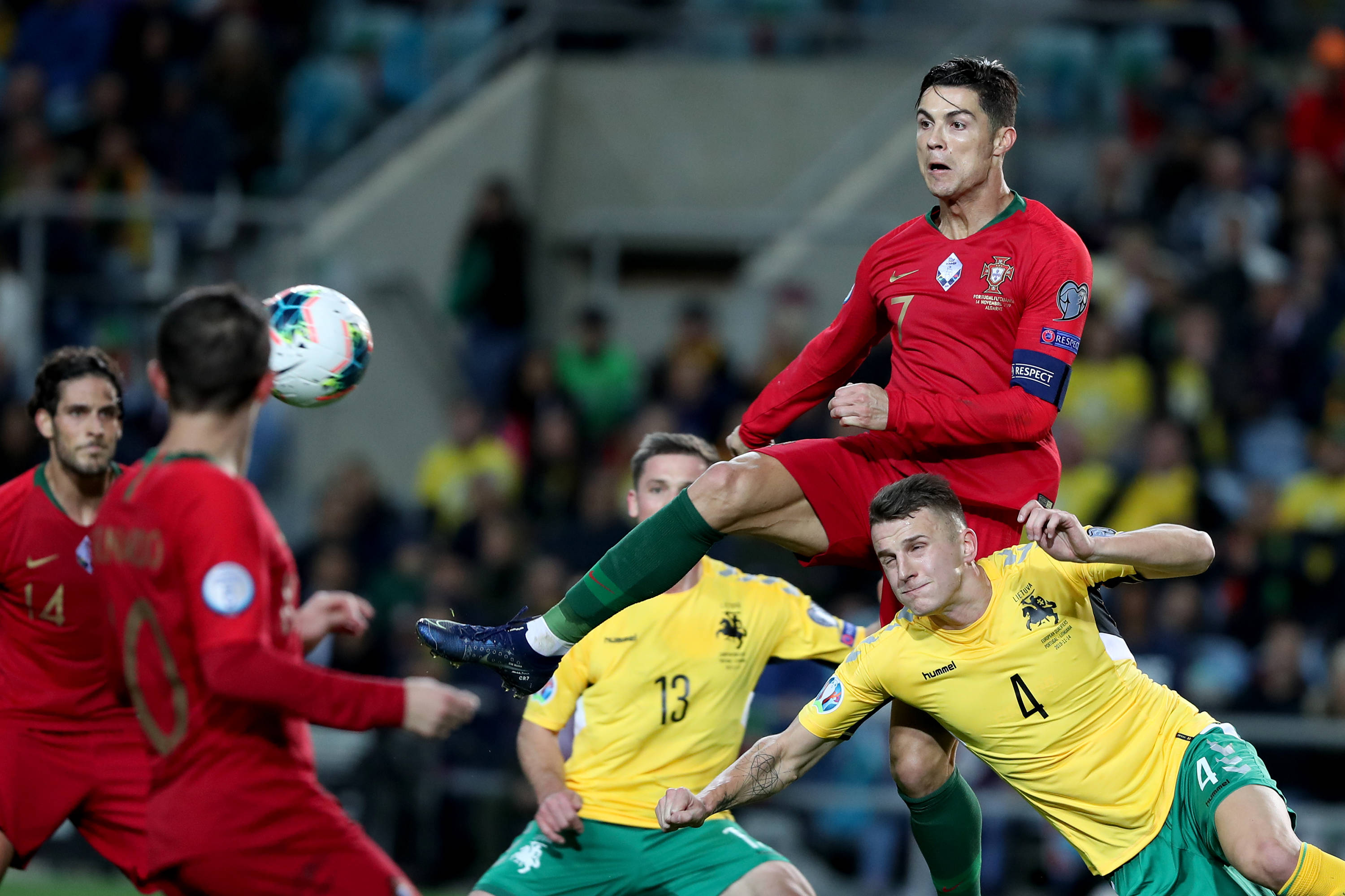 土耳其队备战欧洲杯预选赛，冲刺最后阶段