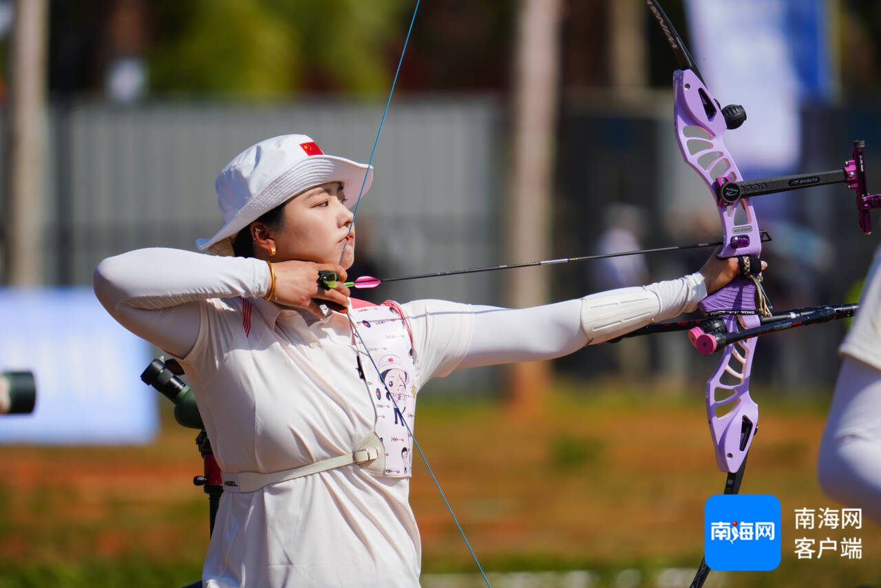 射箭选手凭借精湛技术获得优胜 射箭选手凭借精湛技术获得优胜