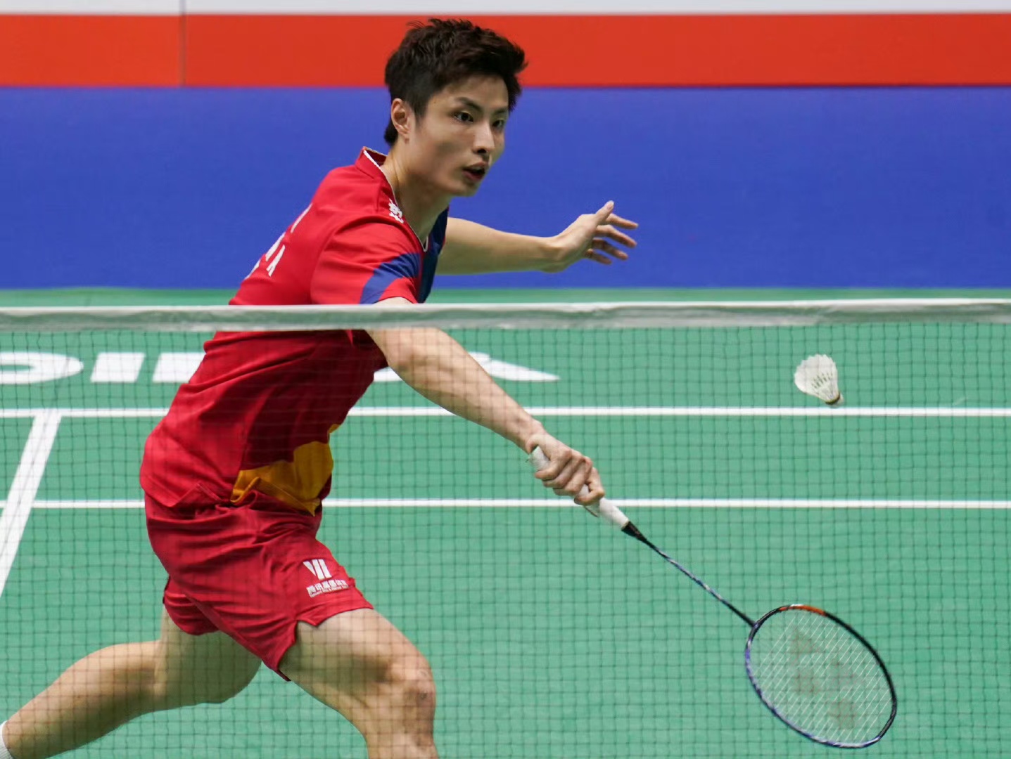 包含维尔赛尔取得胜利，结束连败势头的词条