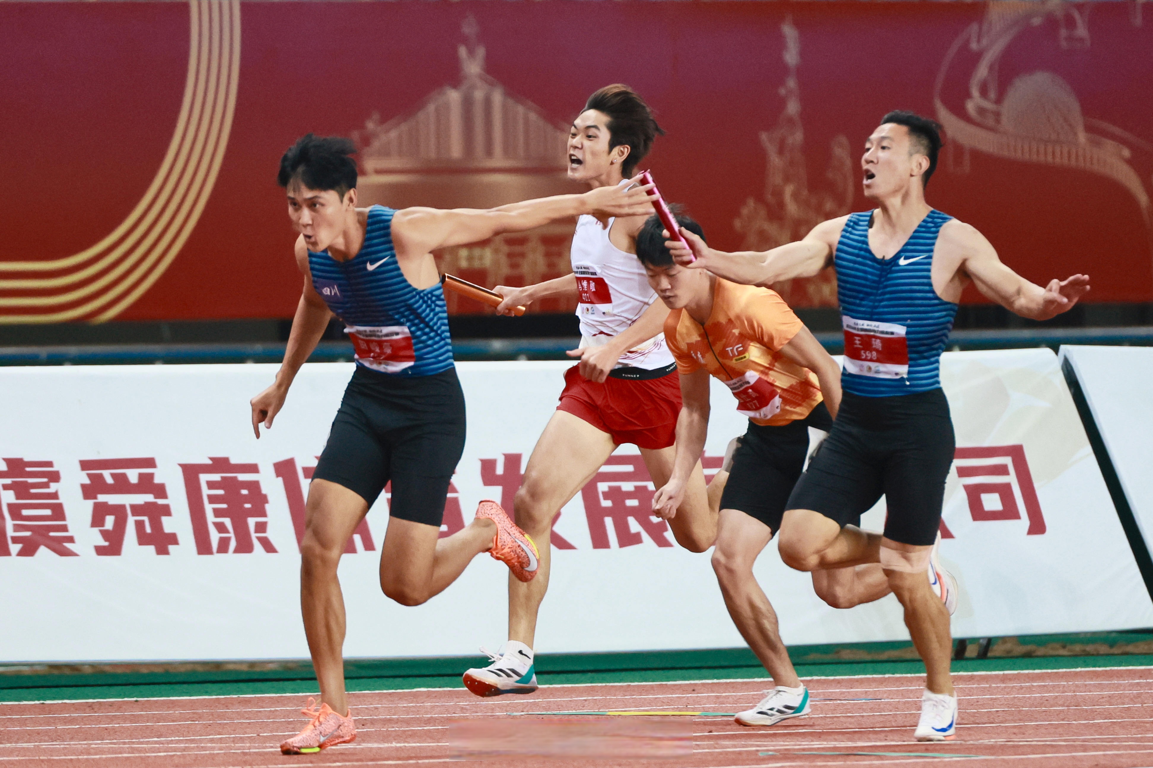 速度之争：男子田径接力赛决胜