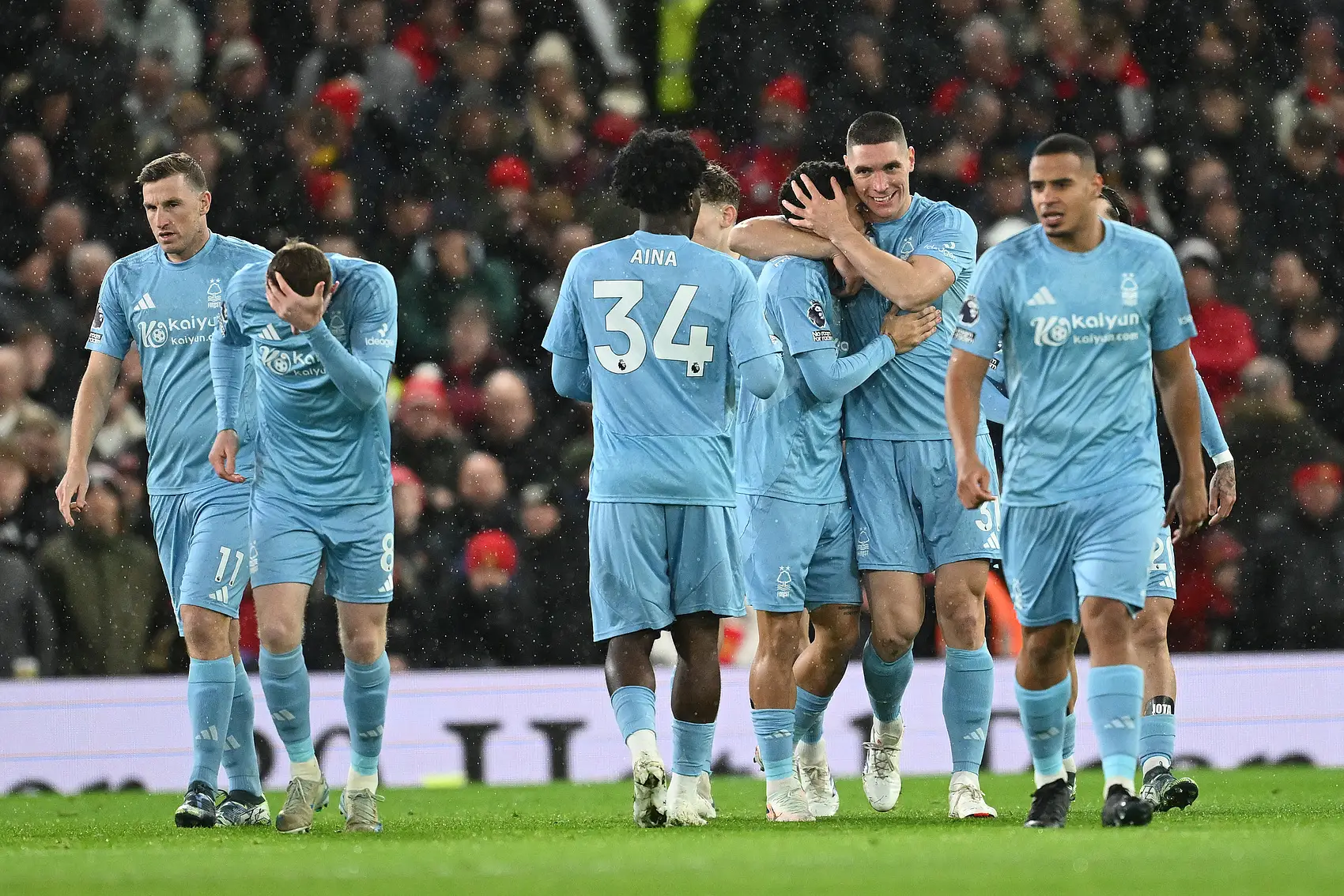 曼联意外失分，教练组反思战术调整的简单介绍