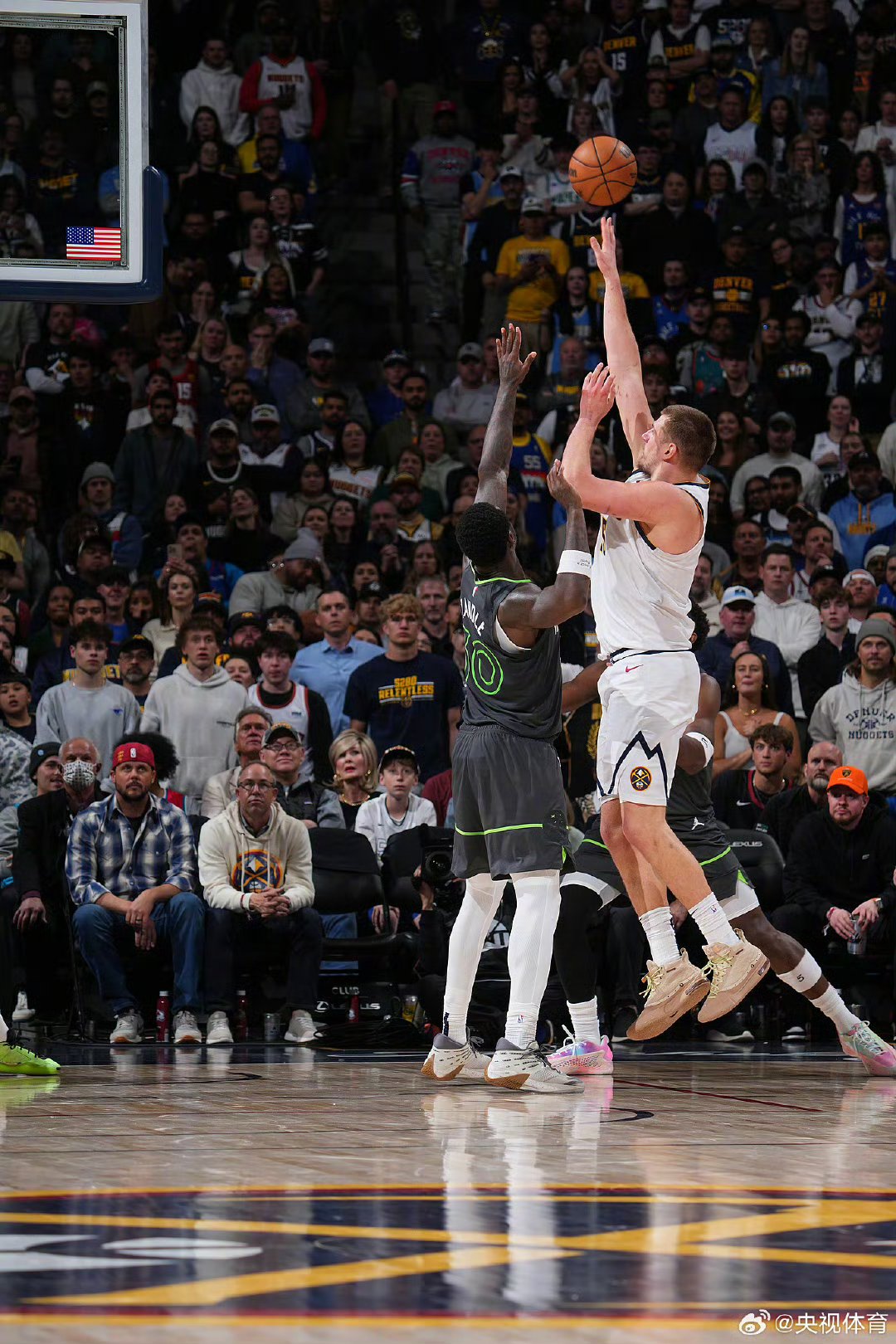 勇士B队轻取76人，约基奇送出助攻的简单介绍