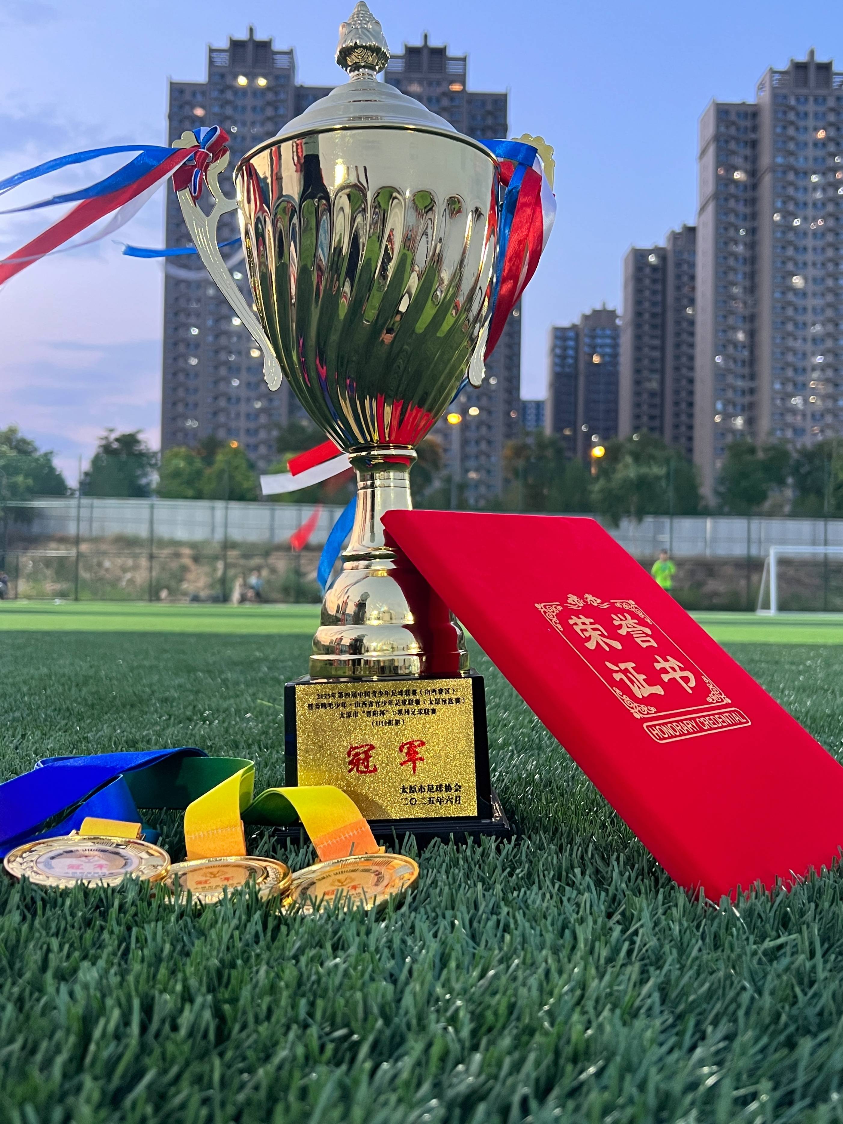 顶级足球联赛的胜利者现已晋级,大家为他欢呼,期待更多精彩的简单介绍 顶级足球联赛的胜利者现已晋级,大家为他欢呼,期待更多精彩的简单介绍