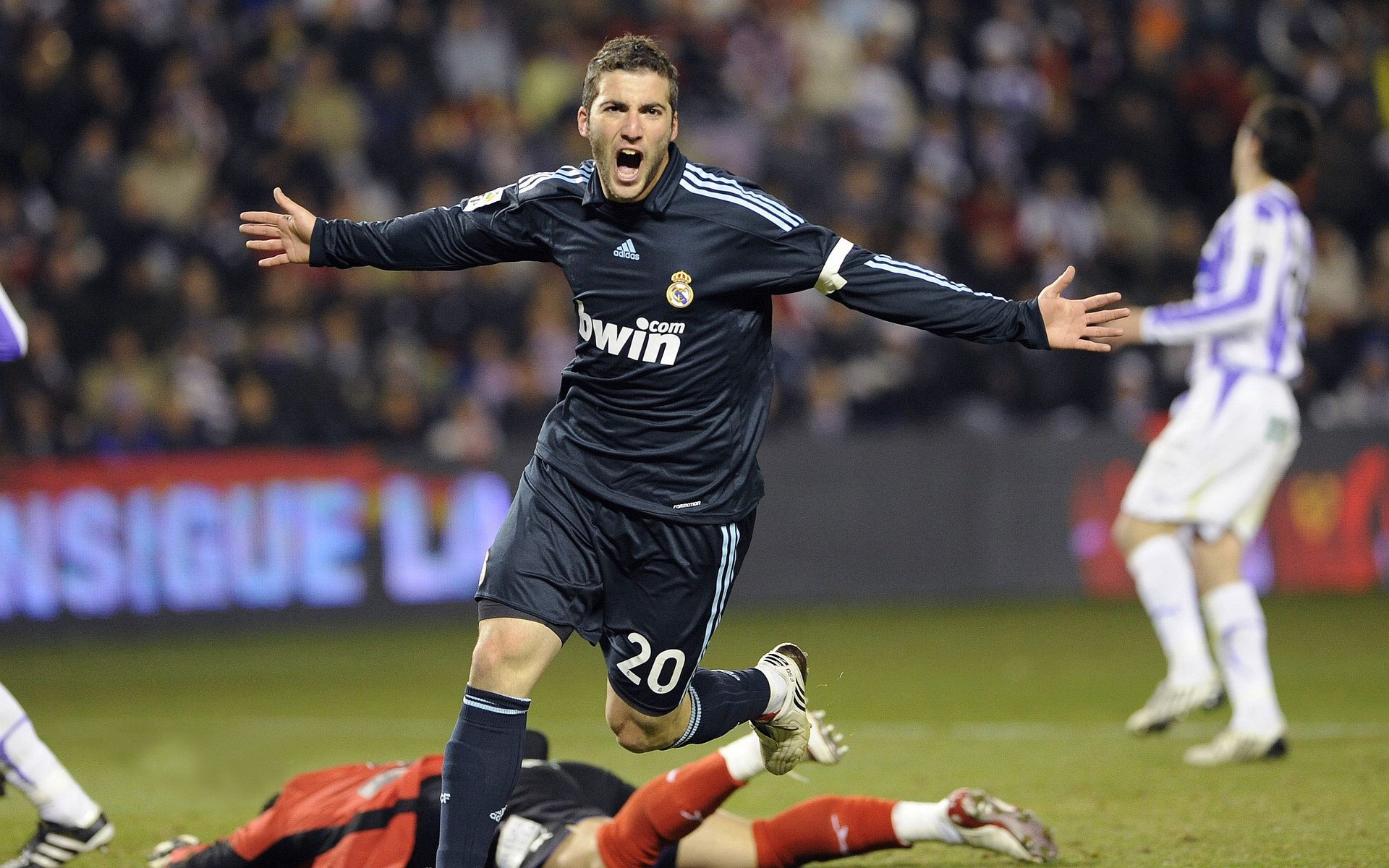 沙漠绿茵奇迹,李刚仁关键一球,沙特掀翻欧洲红魔比利时