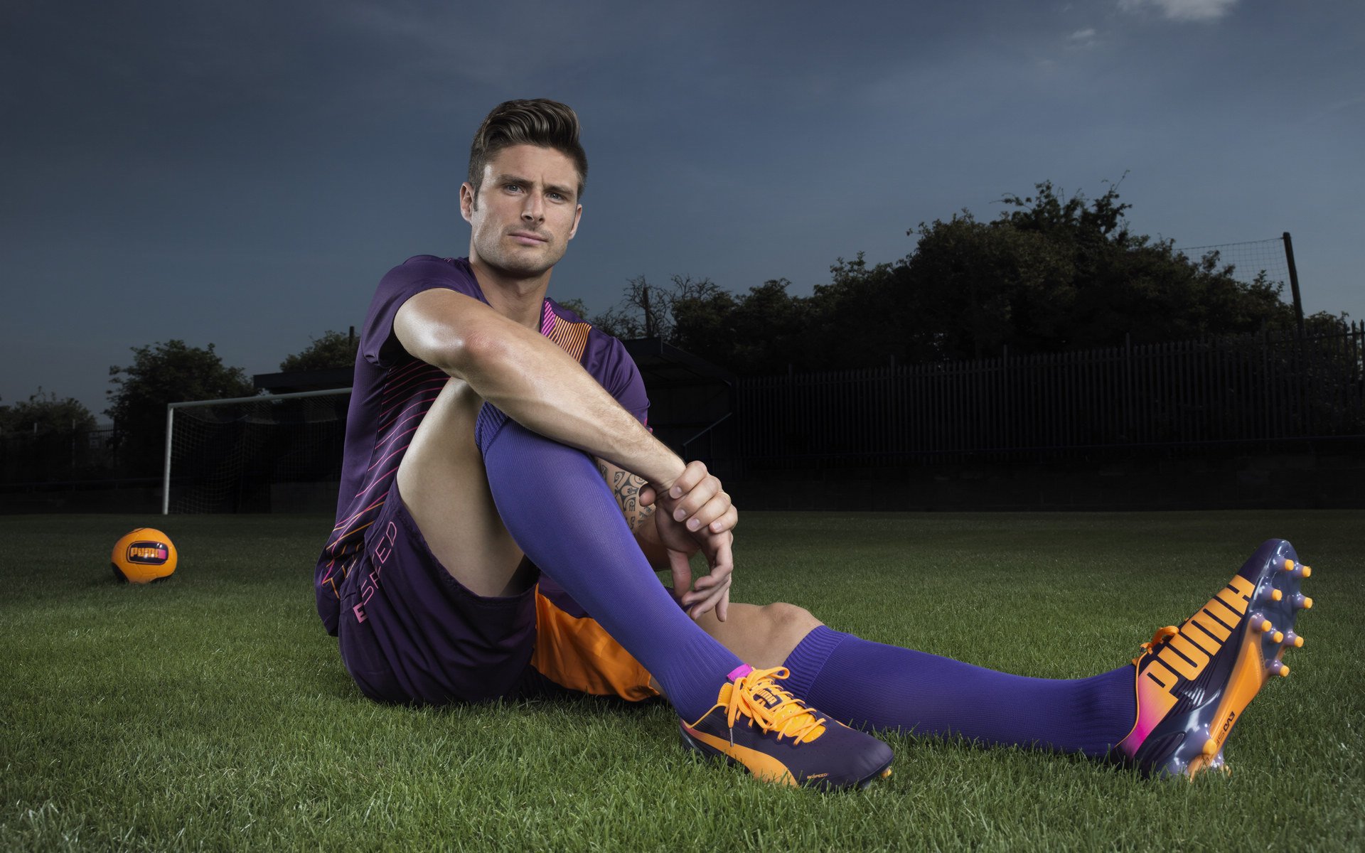 奥运周期关键战之夜,字母哥末节接管比赛,书写国家队传奇