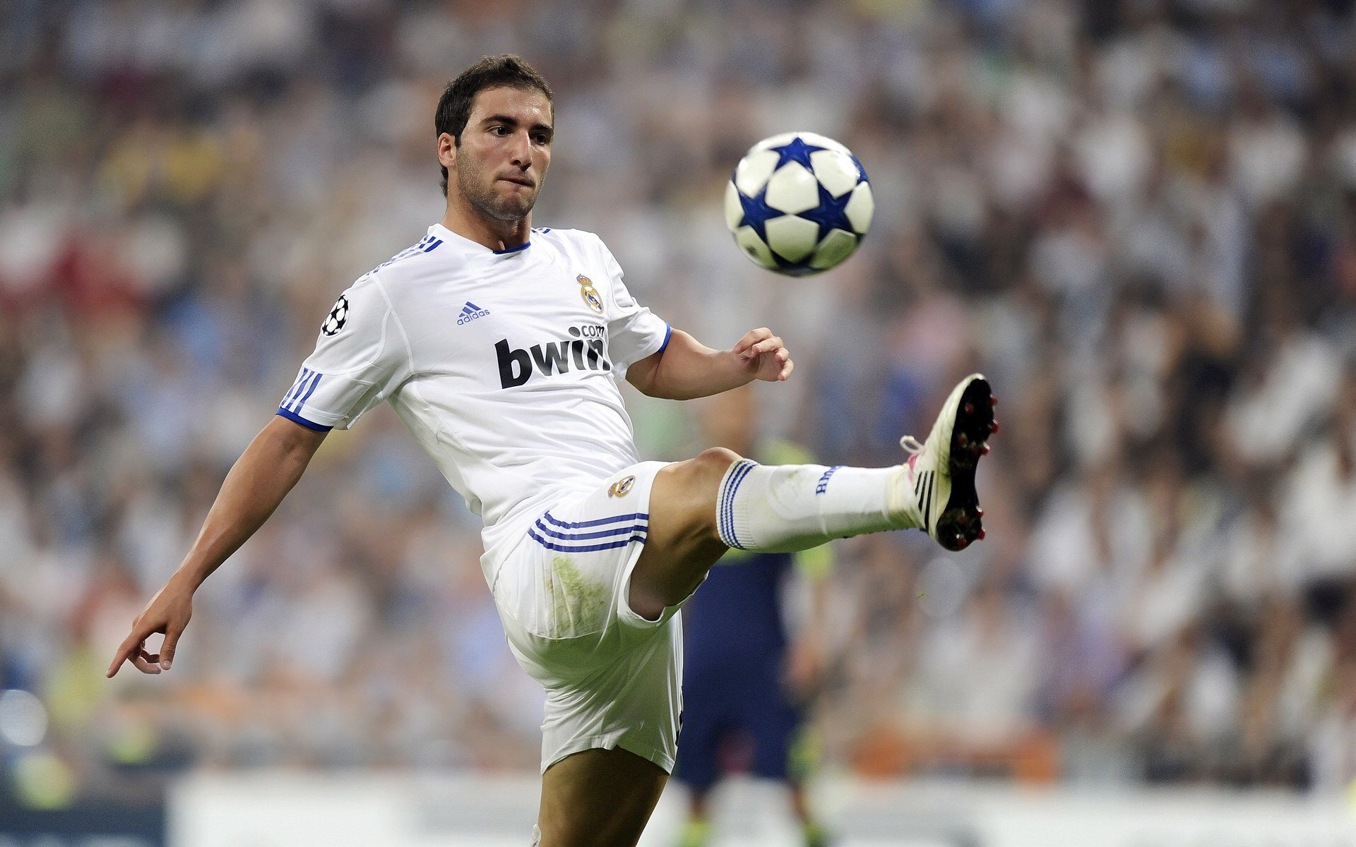 奥纳纳神扑定乾坤，喀麦隆铁血防守击碎摩洛哥晋级梦