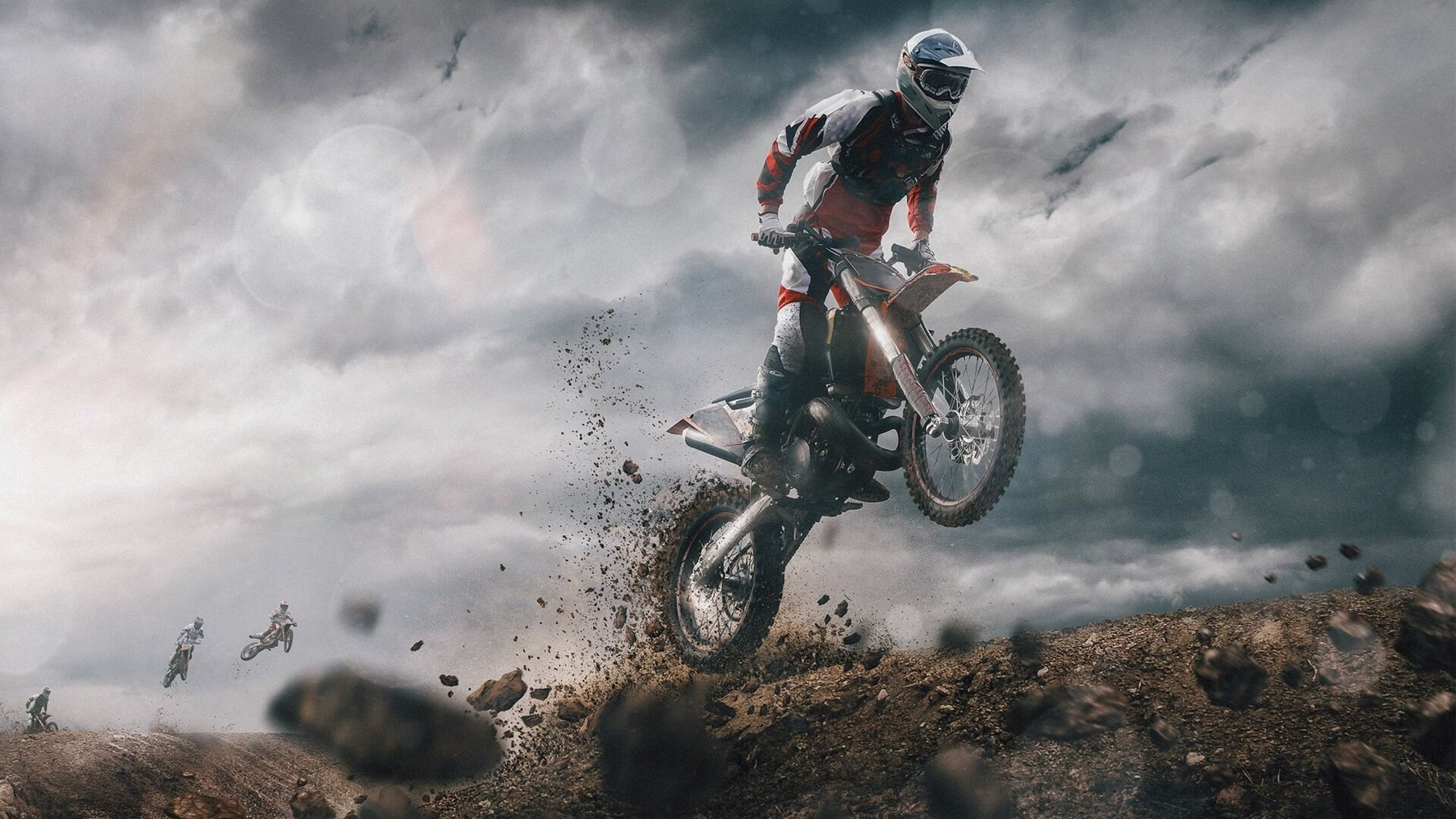 赛道与球场，霍勒迪的双线接管艺术